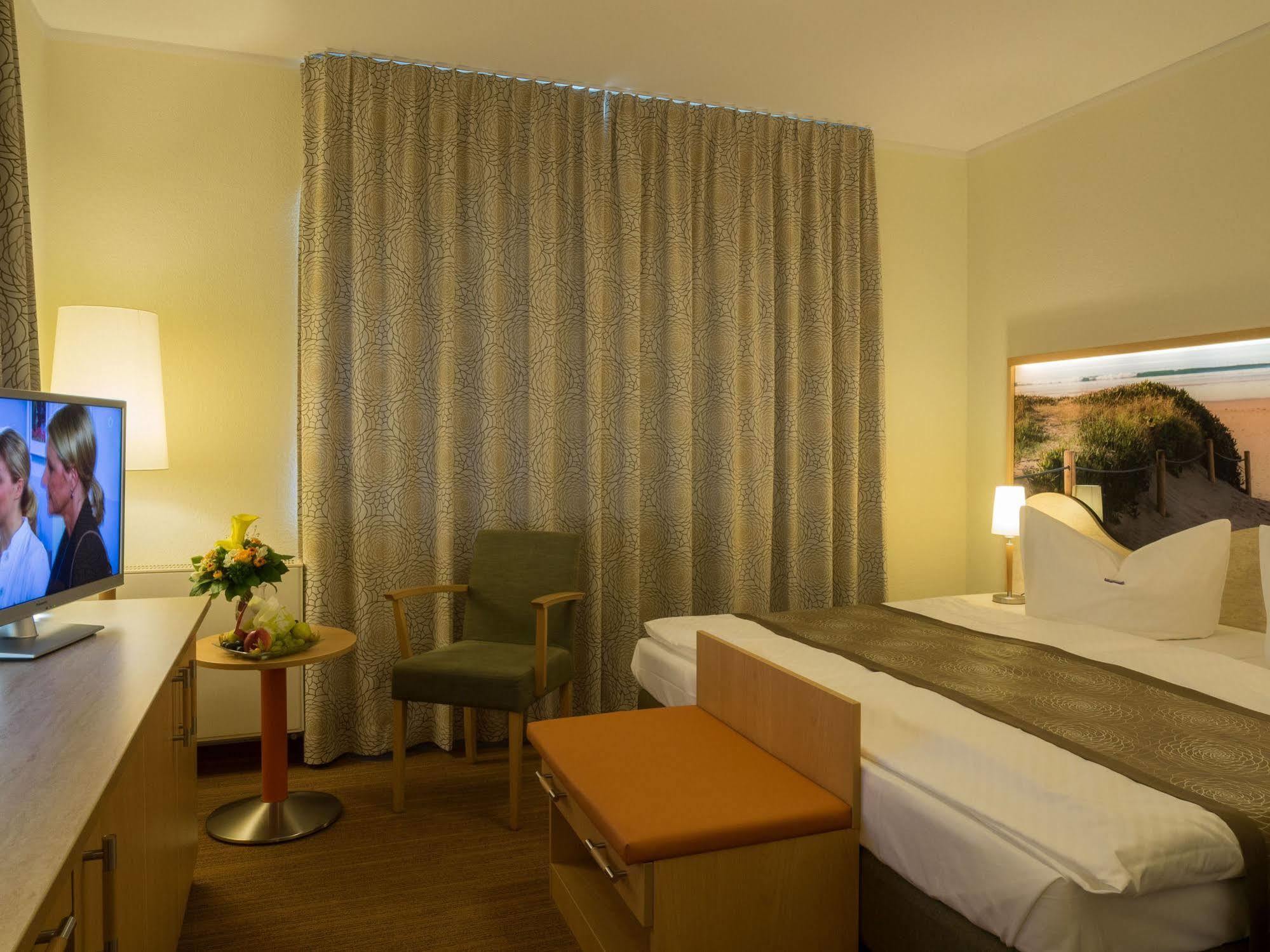 Parkhotel IV Jahreszeiten Kuhlungsborn Bagian luar foto