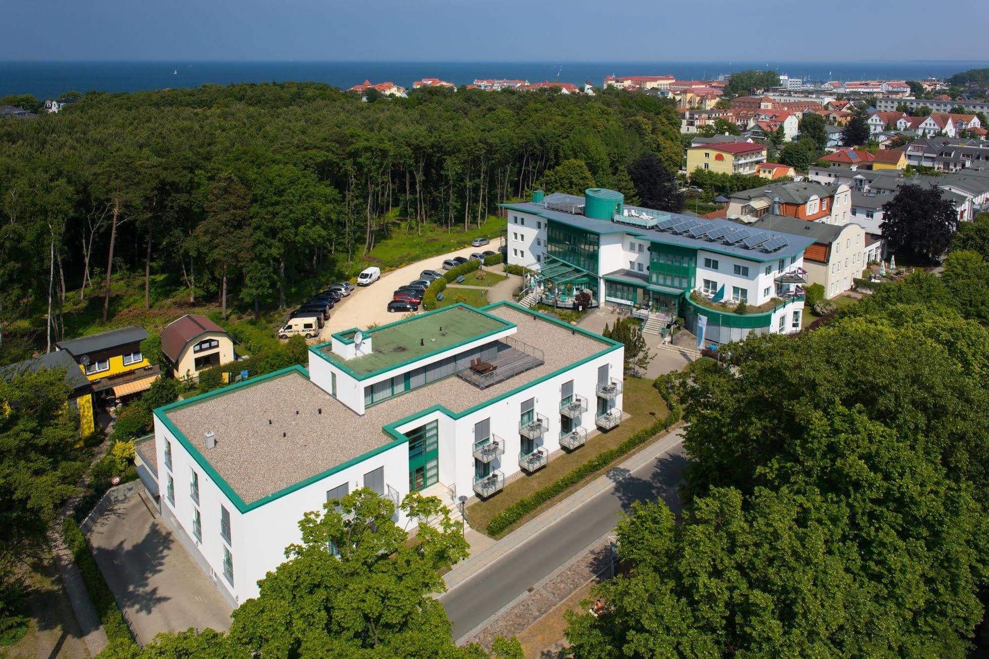 Parkhotel IV Jahreszeiten Kuhlungsborn Bagian luar foto